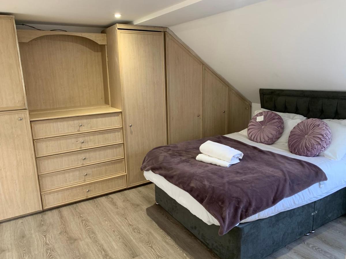 Beautiful All Room En-Suite 4 Bedrooms House , Free Parking, Wifi, Corporate, Contractors, Family Relocation, Contact Us For Long Term Rate Ilford Exteriör bild