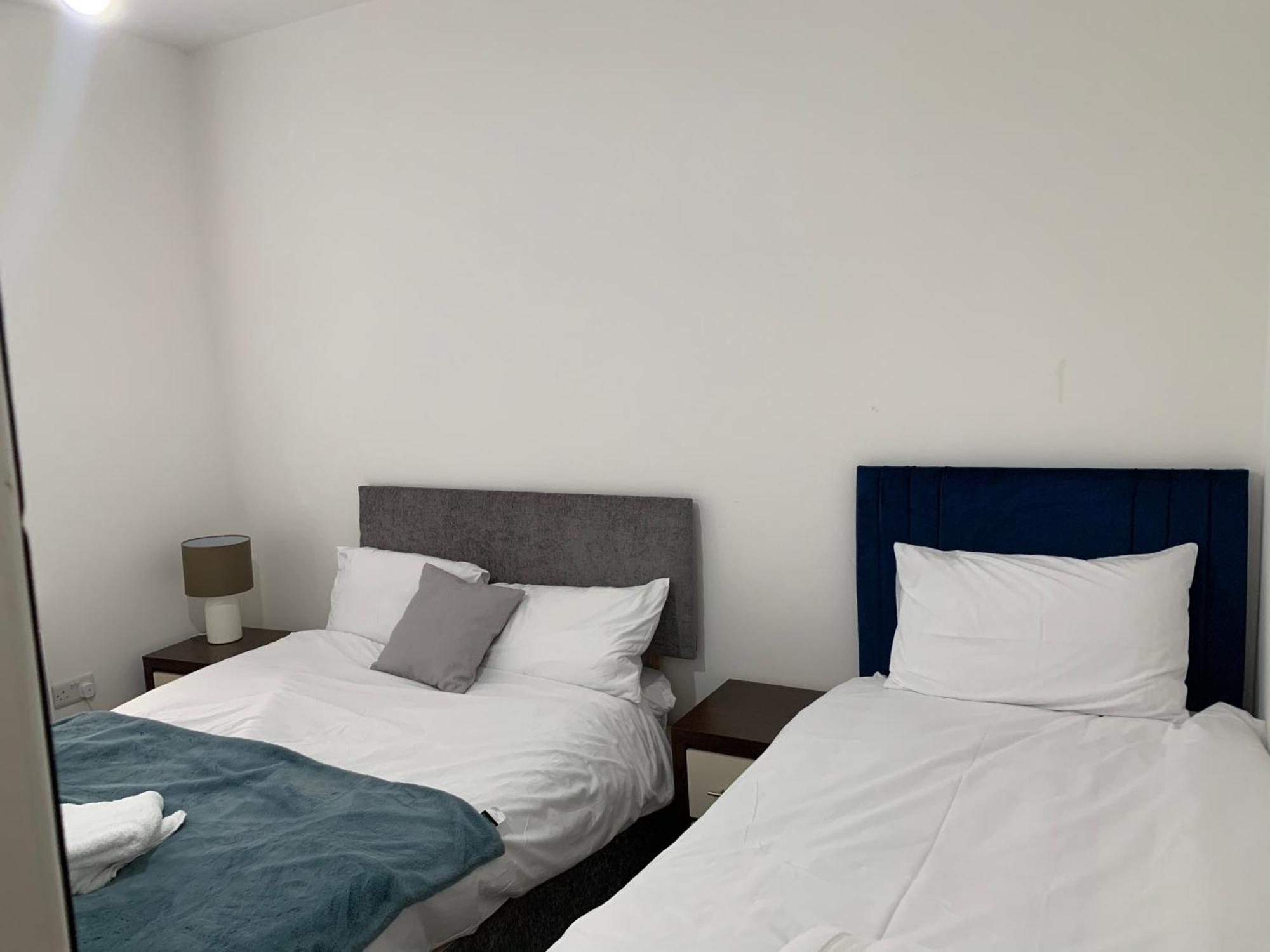Beautiful All Room En-Suite 4 Bedrooms House , Free Parking, Wifi, Corporate, Contractors, Family Relocation, Contact Us For Long Term Rate Ilford Exteriör bild