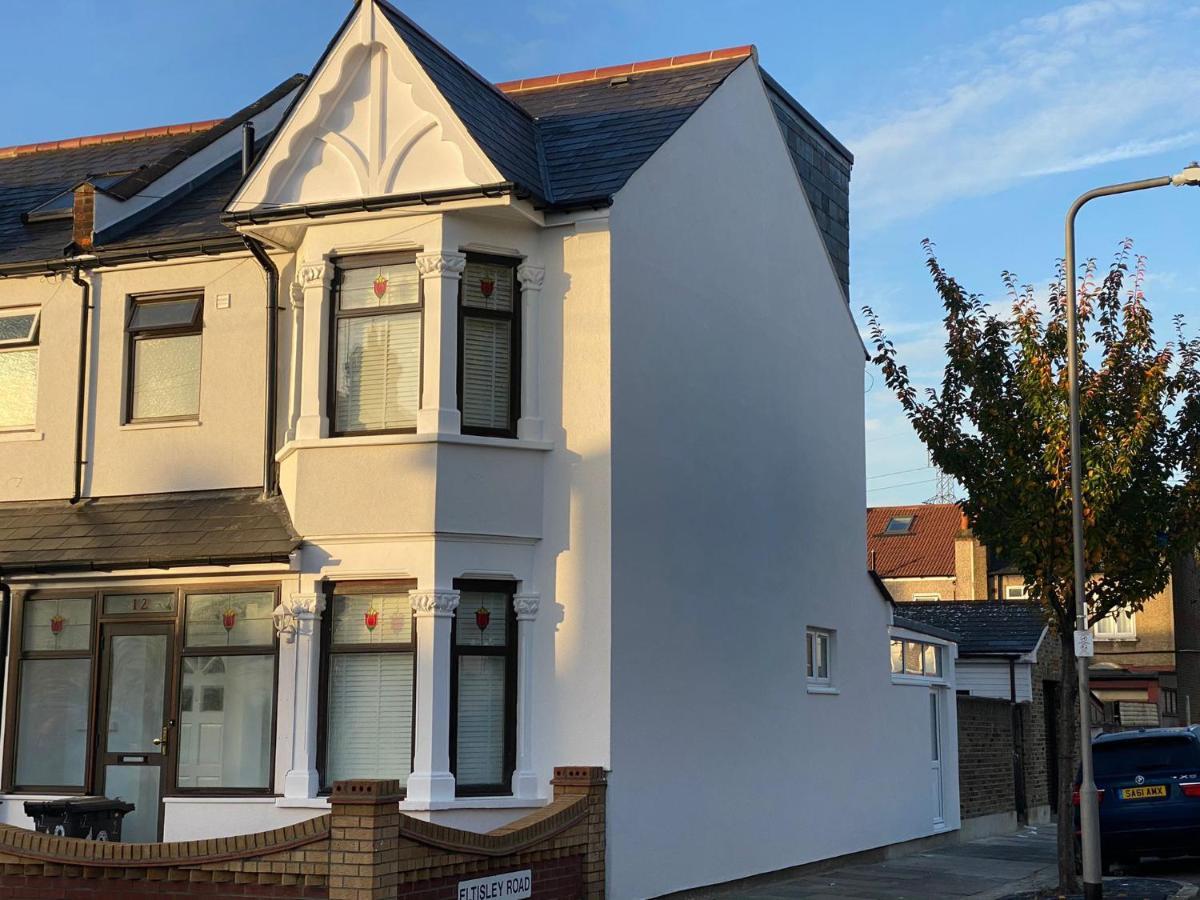 Beautiful All Room En-Suite 4 Bedrooms House , Free Parking, Wifi, Corporate, Contractors, Family Relocation, Contact Us For Long Term Rate Ilford Exteriör bild